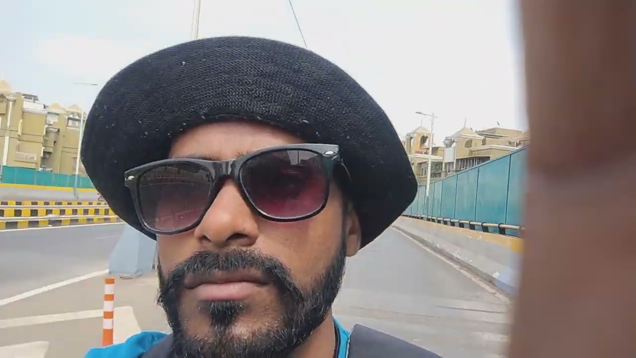 हा देश माझा याचे भाग सफर मे गाया ये गाना बड़ा ही मजेदार लगता है🤣🤣