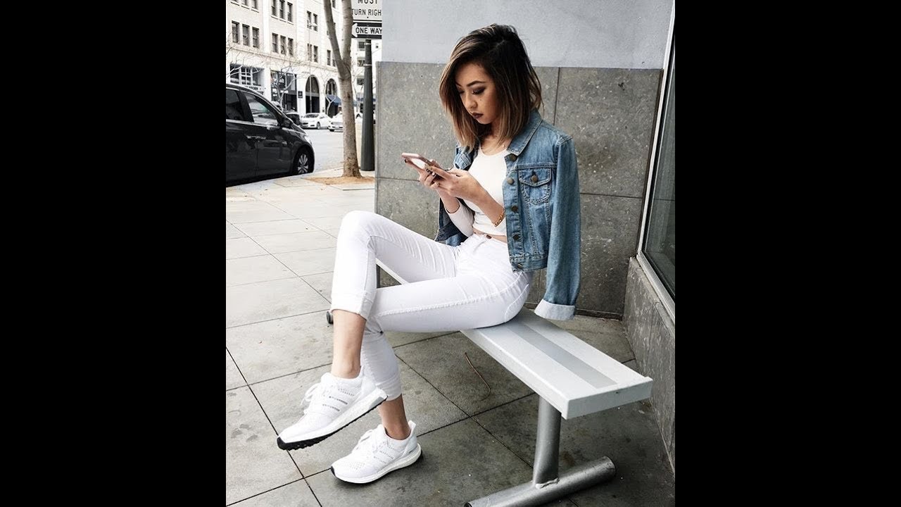 The best style jeans with sneakers