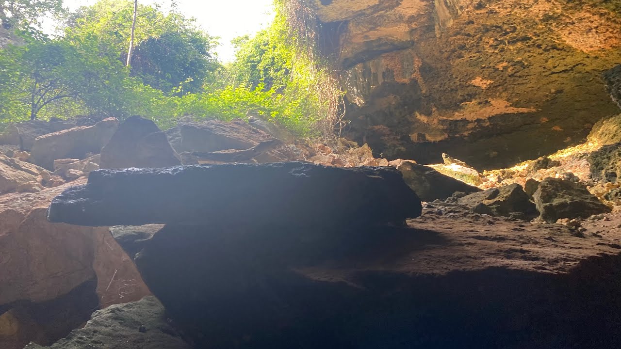 Cueva los murciélagos , mal  estado .   Bosque seco Guánica  🇵🇷🚨