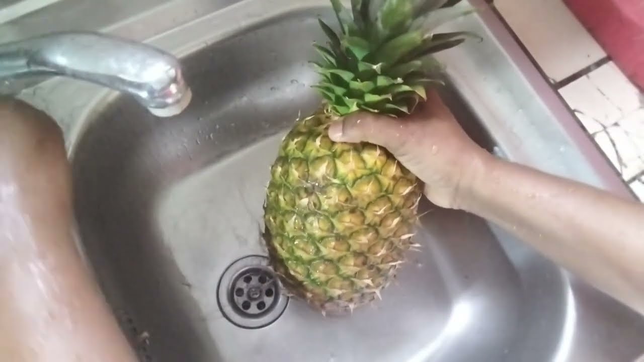 My first time using a Pineapple Slicer