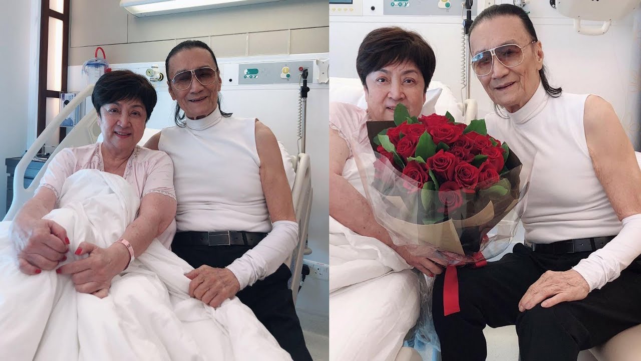 83岁谢贤手捧玫瑰探望前妻，与甄珍离婚45年后开心合影超暖