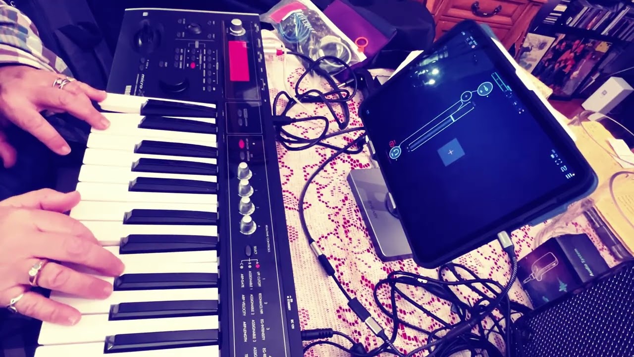 Korg Micro X / 20 Year Old Synth sounding FRESH!  Improv on one Preset 