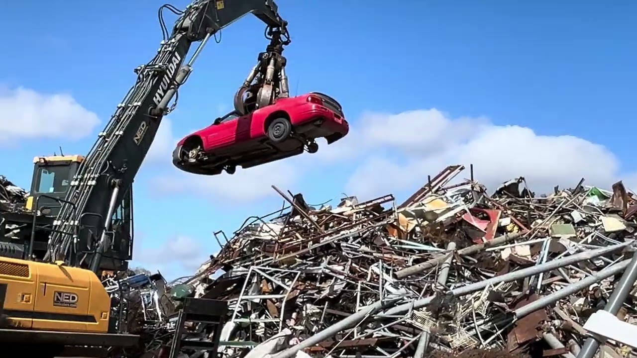 Car gets destroyed