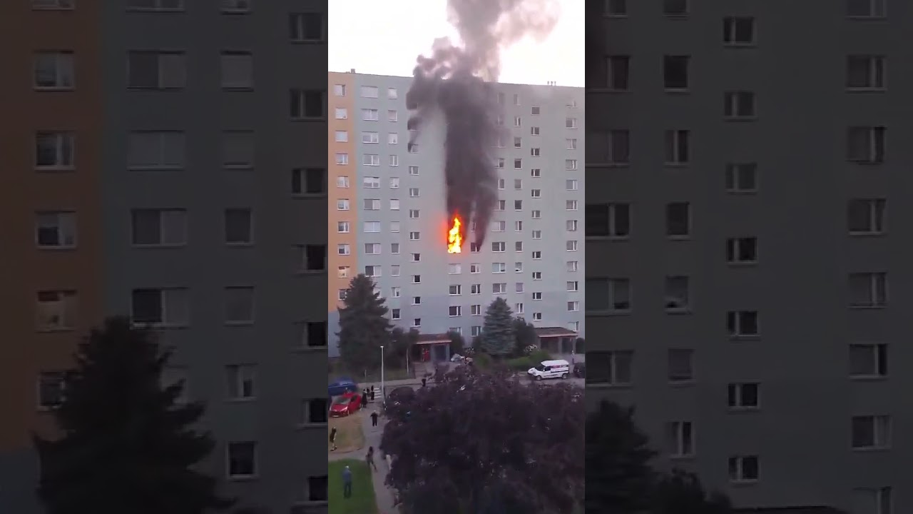 Dojazd pierwszych zastęp&oacute;w do pożaru w Rzeszowie #pozar  #firefighter #fire #alarm #rzesz&oacute;w