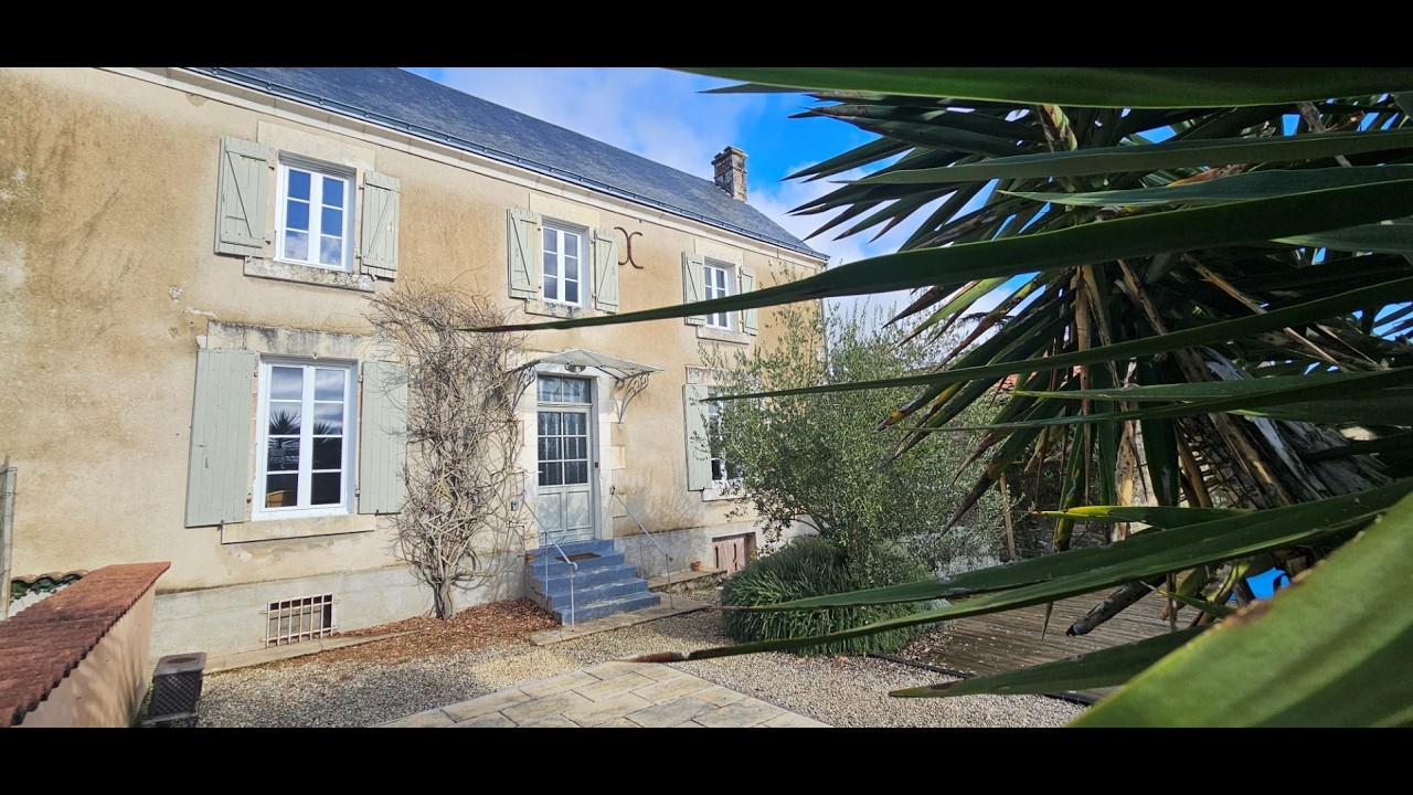 LEGGETT réf : A42391 Belle maison 168 m² avec piscine, 3 suites –Vendée - terrain clos de 391 m².