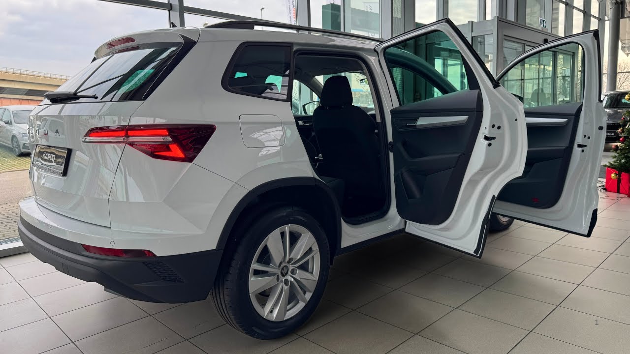 Skoda Karoq (2025) - Exterior and Interior Details