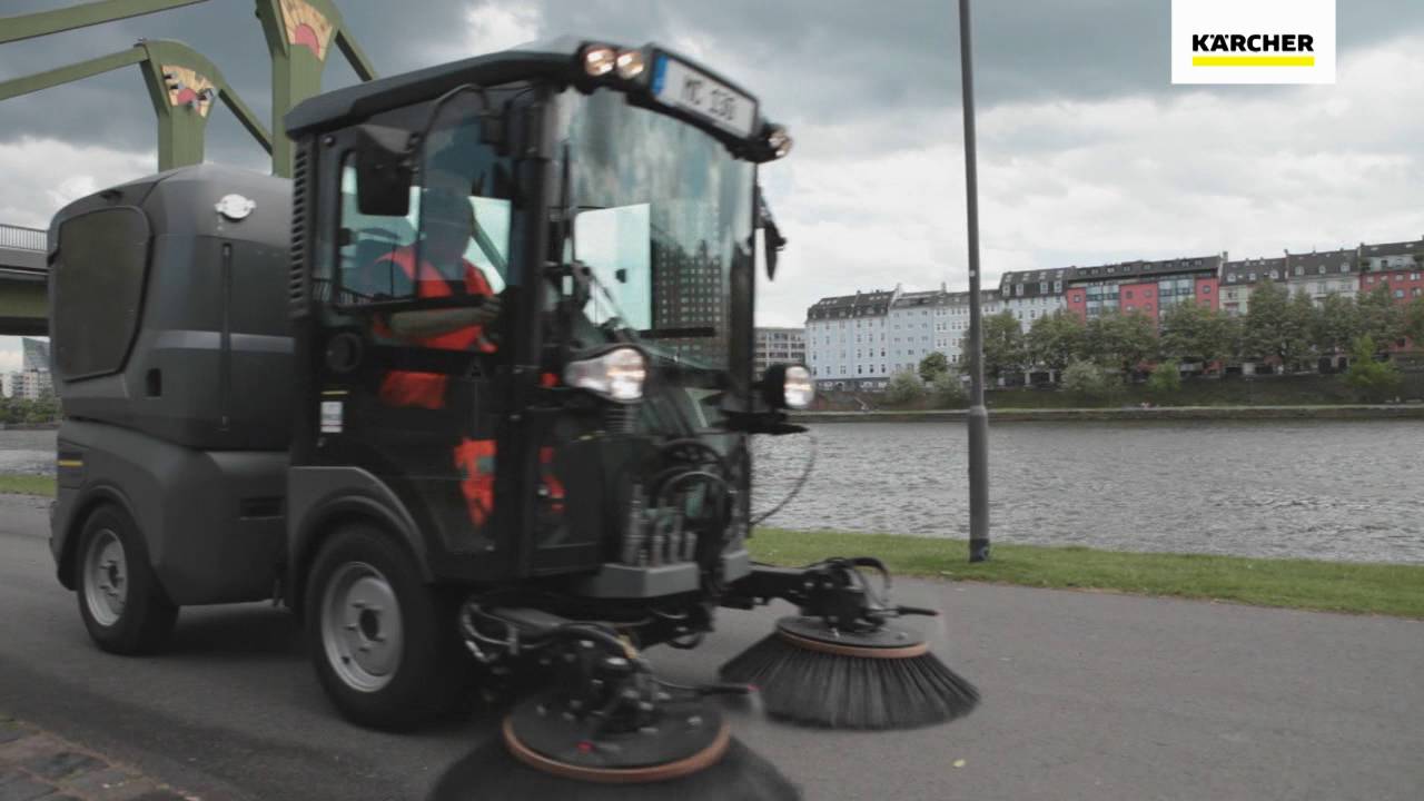 Подметальная машина Karcher MC 130 и Аккумуляторная Воздуходувка Karcher LB 850 Bp