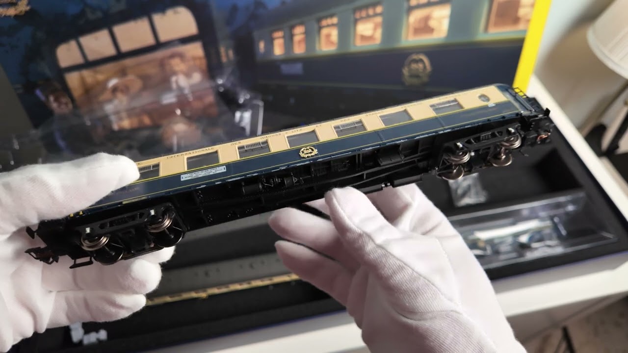 EDELWEISS EXPRESS: TRIX 26470 HO