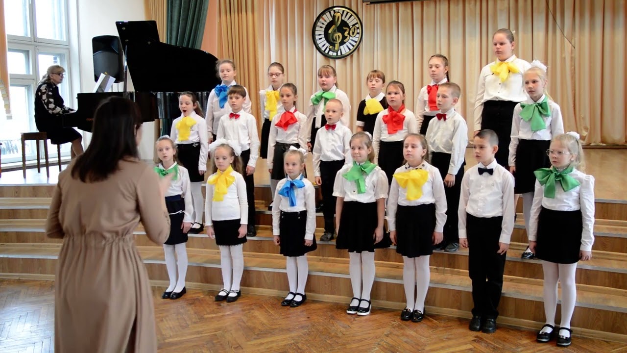 Хор 3-х классов “Мелодия”,  “Радостная песенка” муз. Л. Захлевного,  сл. В. Лученок