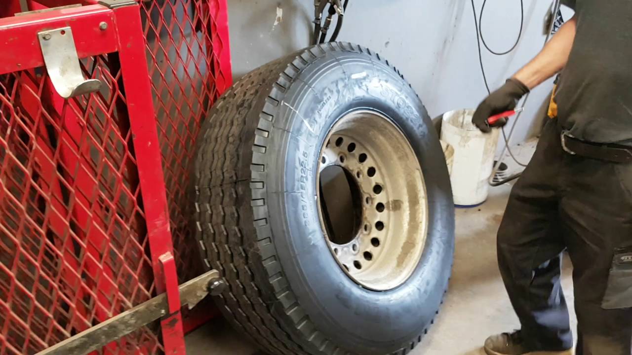 Truck Trailer Tyre being changed