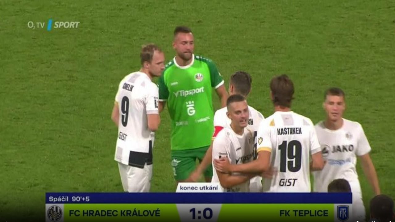 SESTŘIH: Hradec Kr&aacute;lov&eacute; - Teplice 1:0. Emotivn&iacute; z&aacute;věr, hostům neuznali g&oacute;l, pak rozhodl Sp&aacute;čil