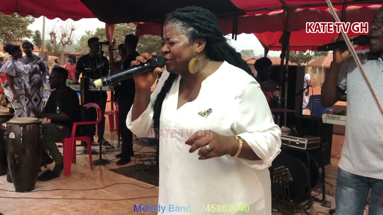 Daddy Lumba Song Hyeden Well Perform By Ophelia And Sunyani Melody Band  Good Music