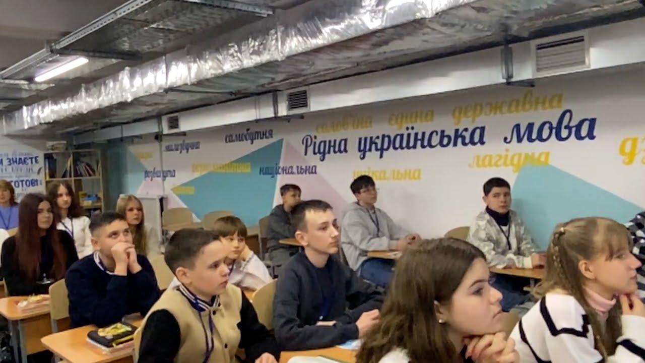 У Харкові ще 350 школярів повернулися до очного навчання в метрошколі