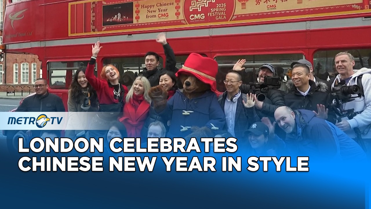 Hanfu Flashmob in London Celebrates Chinese New Year 2026