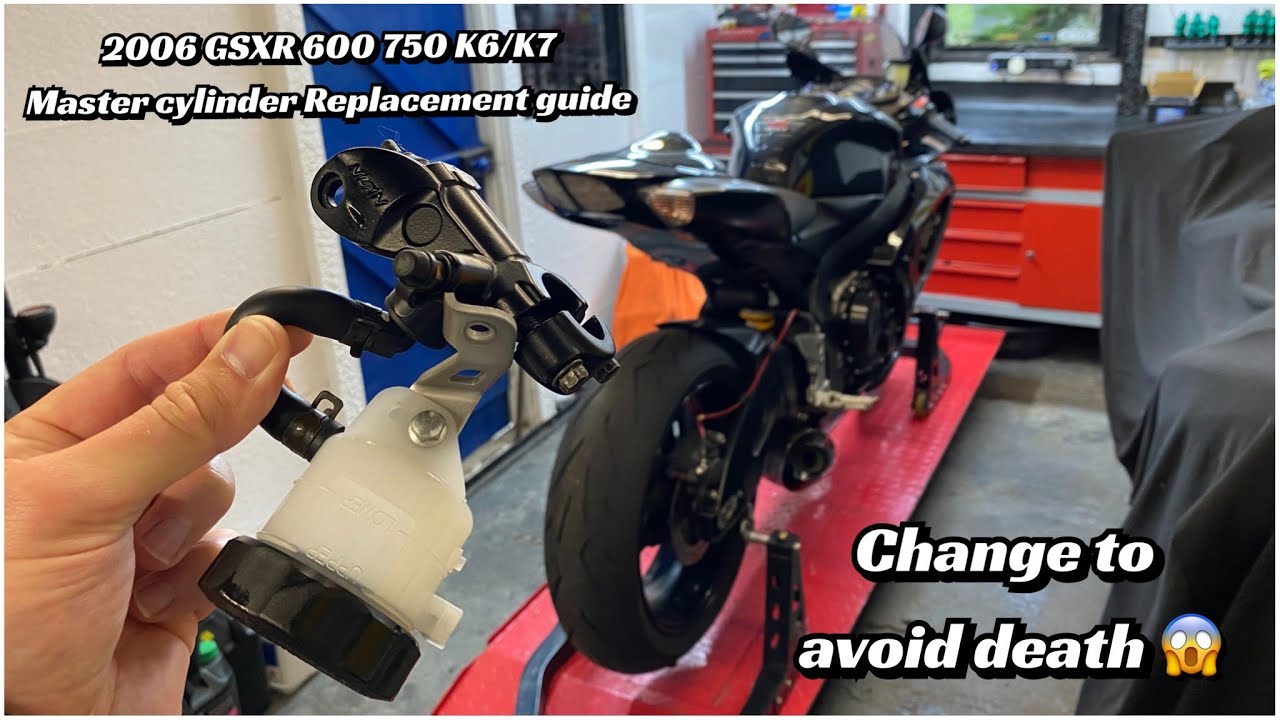 Suzuki GSXR 600 750 K6/K7 master cylinder & battery replacement guide