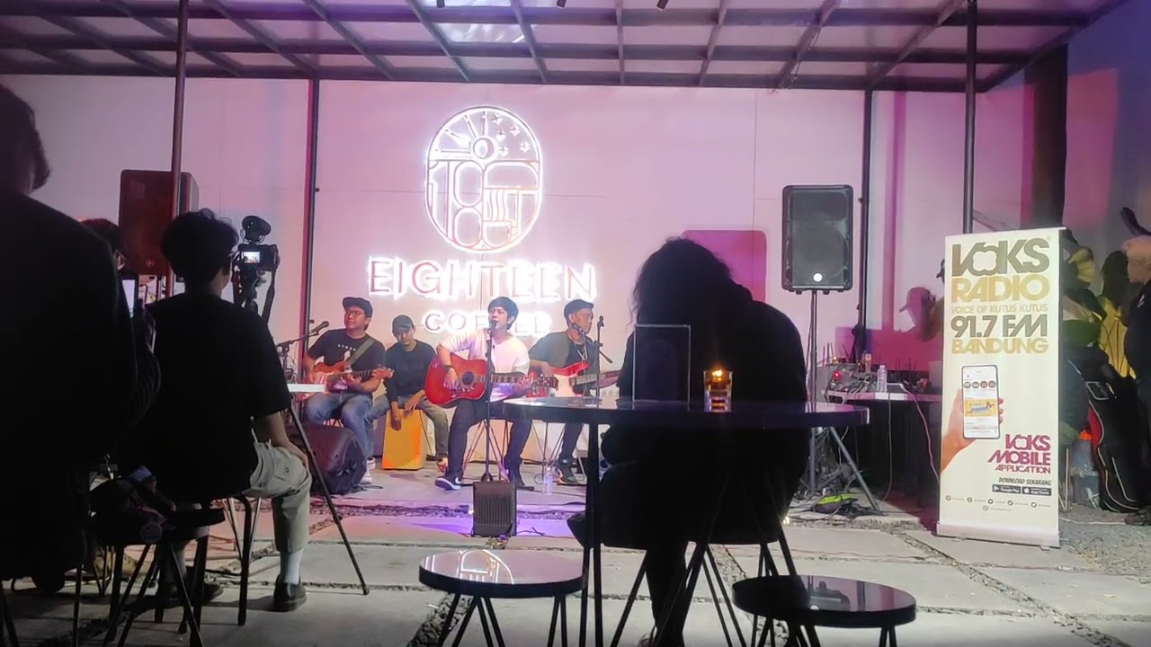 Tahta - tempat yang paling indah live at @eighteencoffeebandung7613