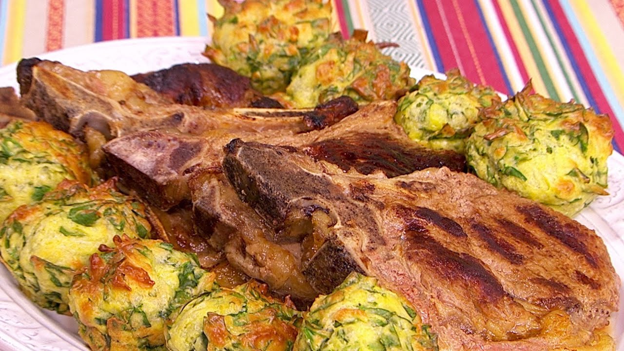 Costillas con buñuelos de espinaca