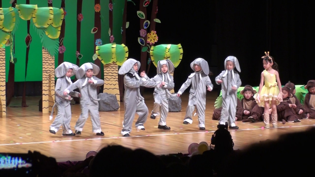 English Play - Giraffes Can't Dance