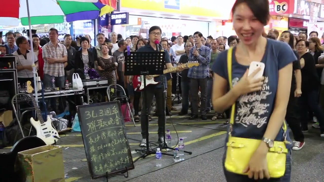 Kiss me goodbye + 愛的初體驗 - 3L樂隊 2014年 - Hong Kong 香港旺角街頭表演 140426