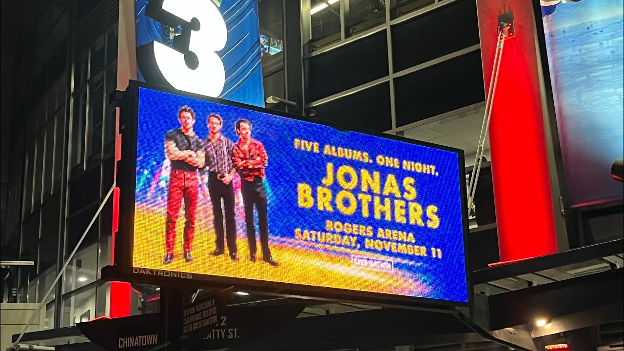 20231111: Jonas Brothers’ The Tour at Rogers Arena, Vancouver BC (ft. special guest Michael Bublé)