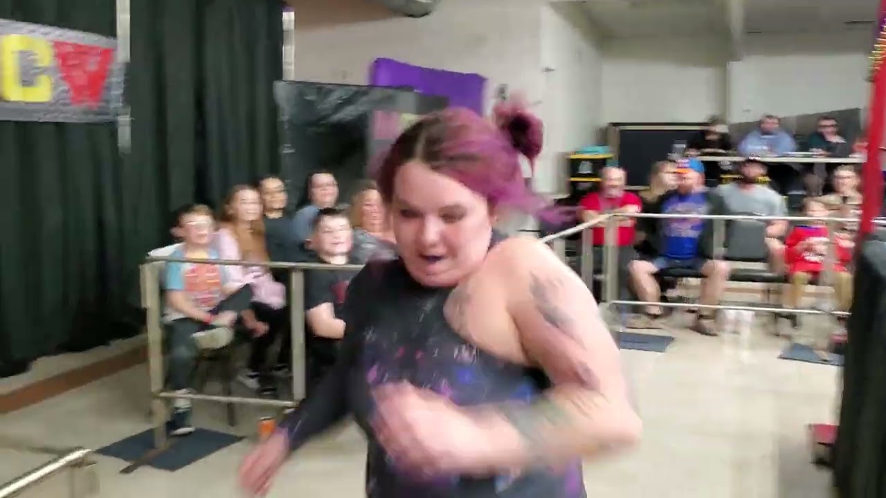 Vyra LaStrange vs Cassandra Golden