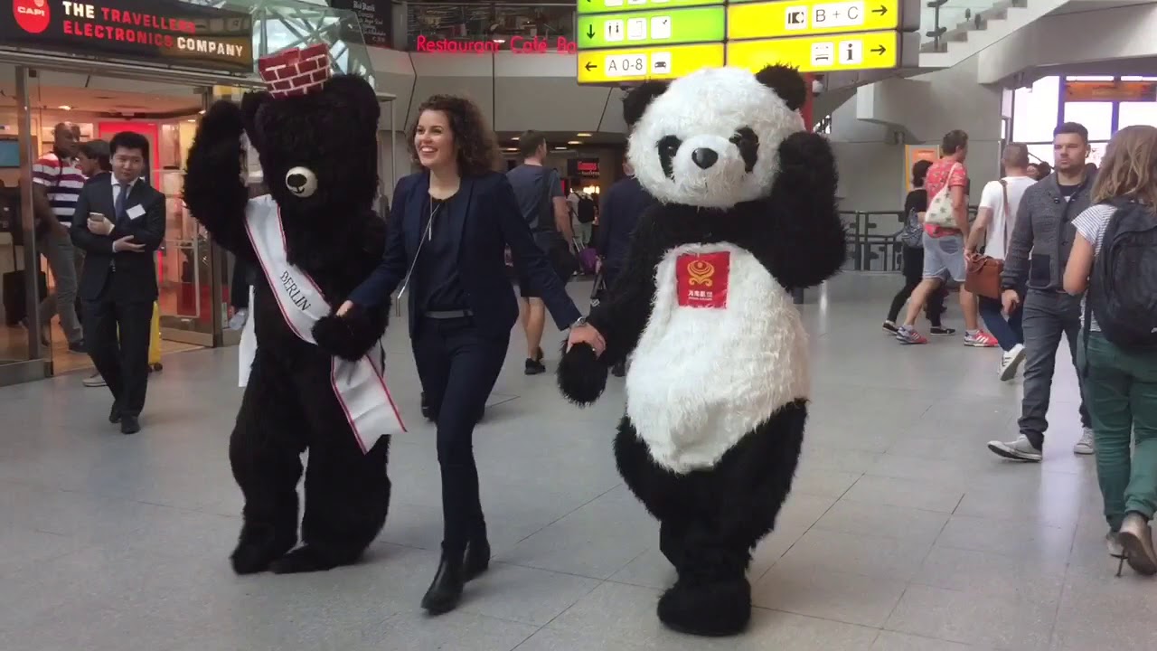 Der „Berliner Bär“ auf dem Flughafen Berlin Tegel