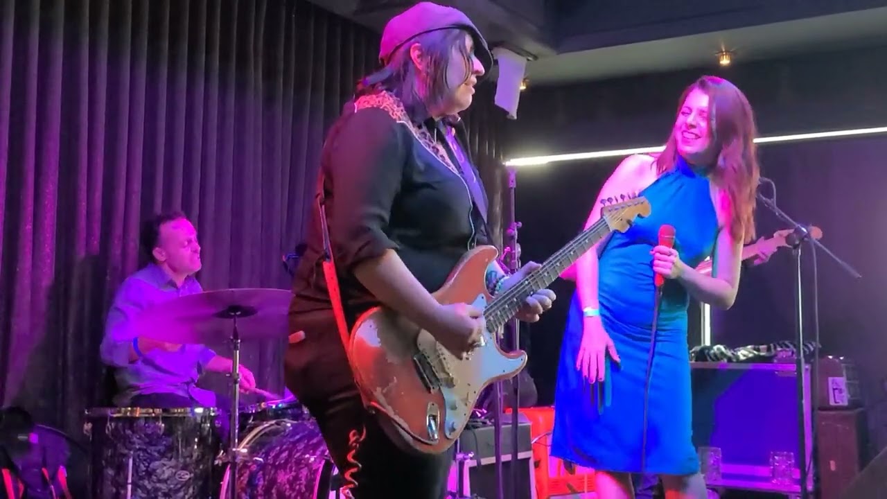 Whitney Shay with Laura Chavez / A Woman Rules The World