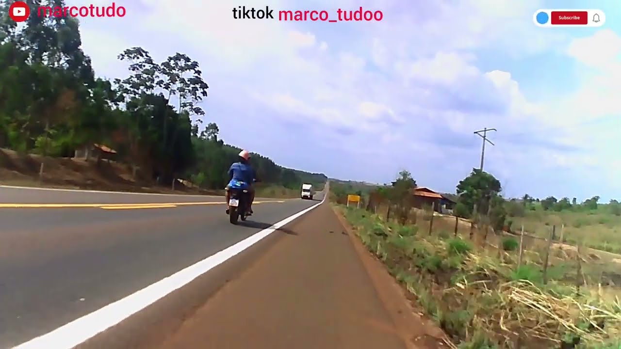 é com alegria que pedalo. 