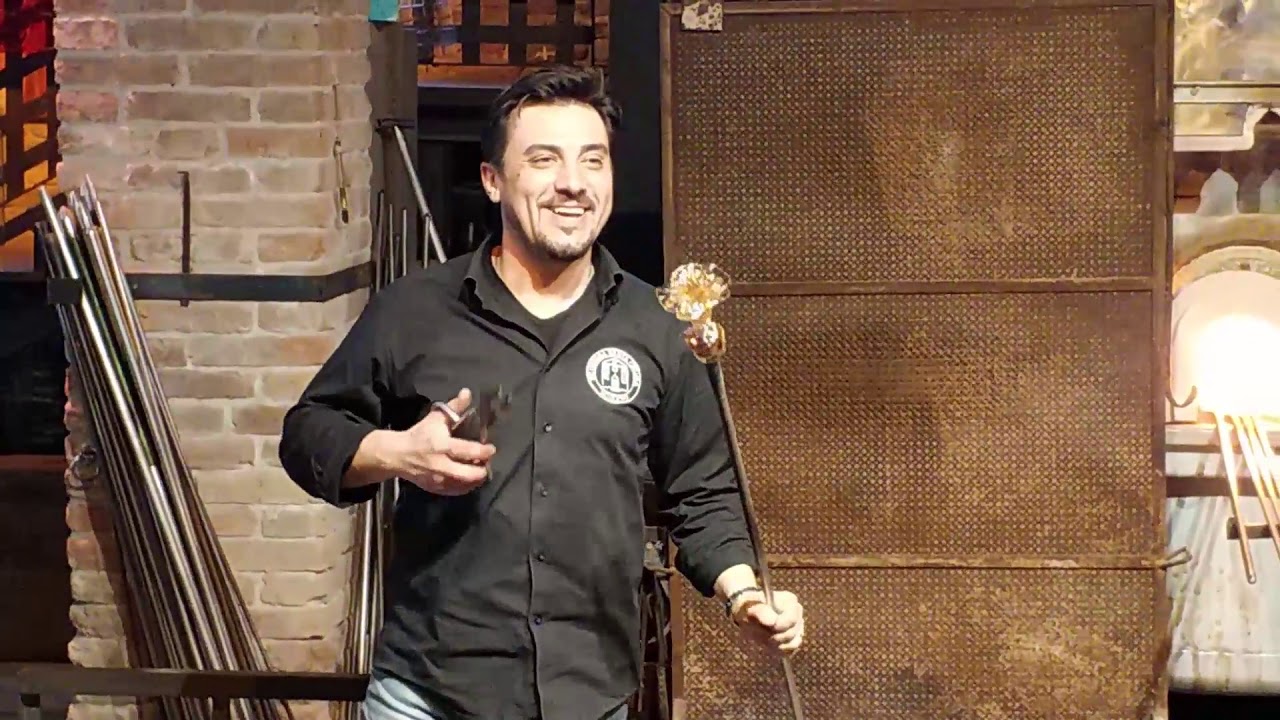 Lavorazione vetro di murano - Show Spettacolare dei maestri vetrai &ndash; EX Chiesa Santa Chiara - Murano