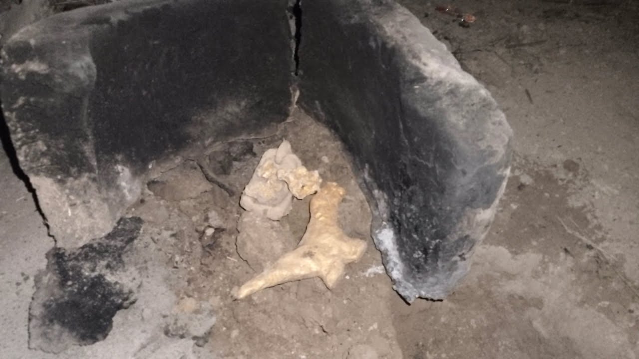Old age stone having Gold and Diamond  Hunting of lost Gold Beneath the Earth DiamondHunting 