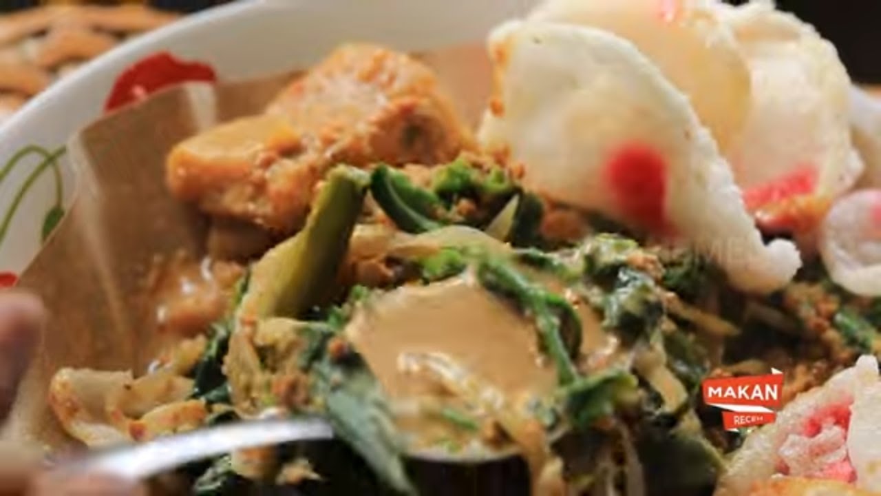 Ihsan Tarore Nyicipin Cendol Panas & Pecel Khas Siantar | MAKAN RECEH (04/09/23)