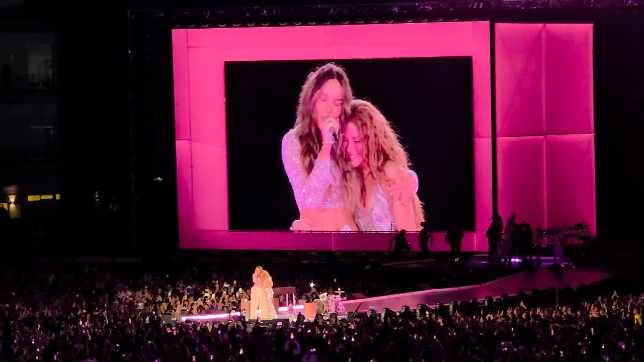 Shakira y Belinda - Día de Enero - Las Mujeres Ya no Lloran World Tour CDMX