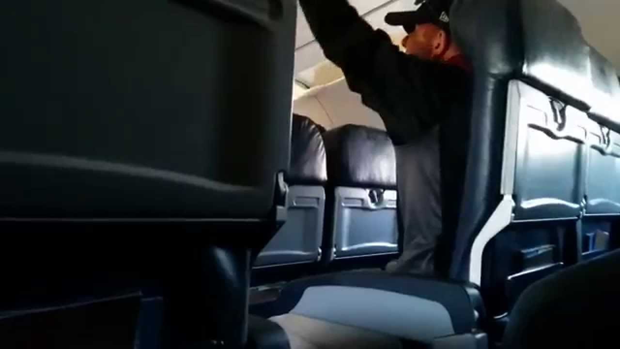 Guy freaks out during takeoff