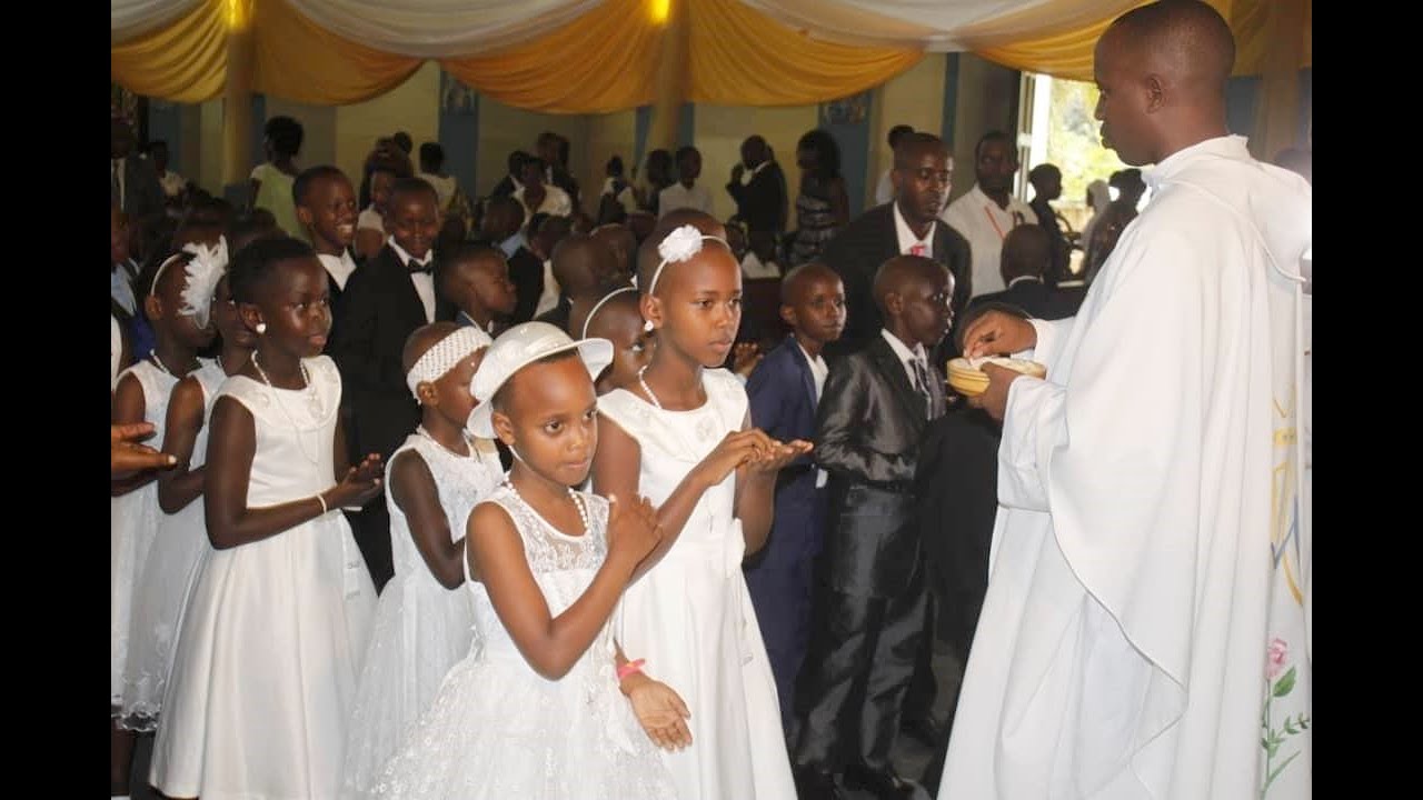 Indirimbo nziza zo gusangira (Liste de chants de communion)