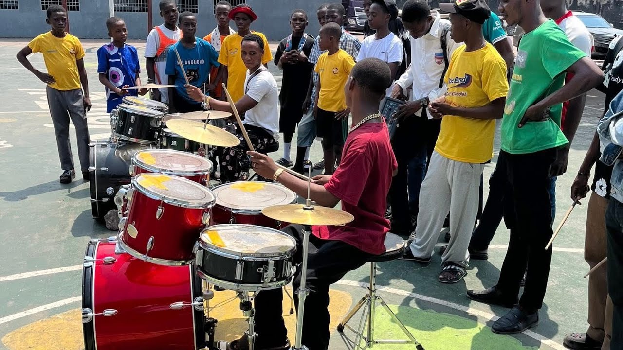 BATTLE DRUMS CENTRE BOYA TOYEKOLA AVEC MASTER STEROY