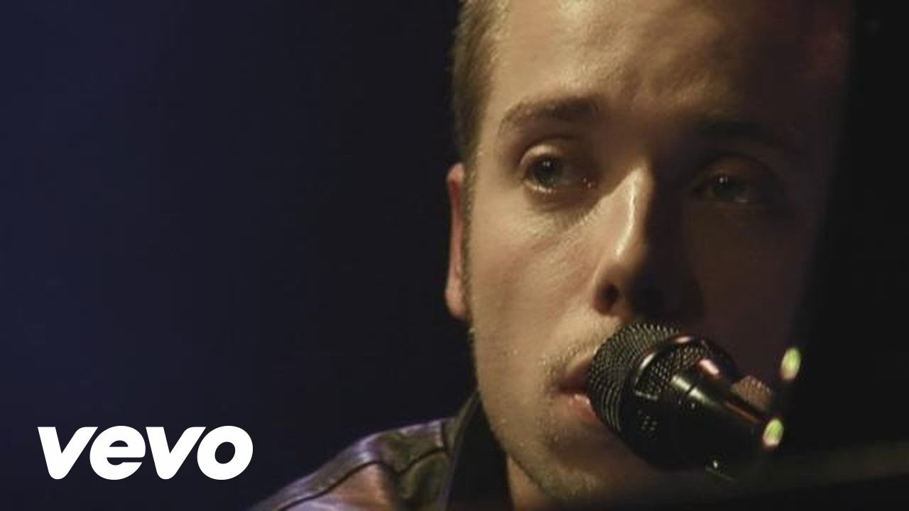Mads Langer - Remains Of You (Live At Desmet Studios, Amsterdam)