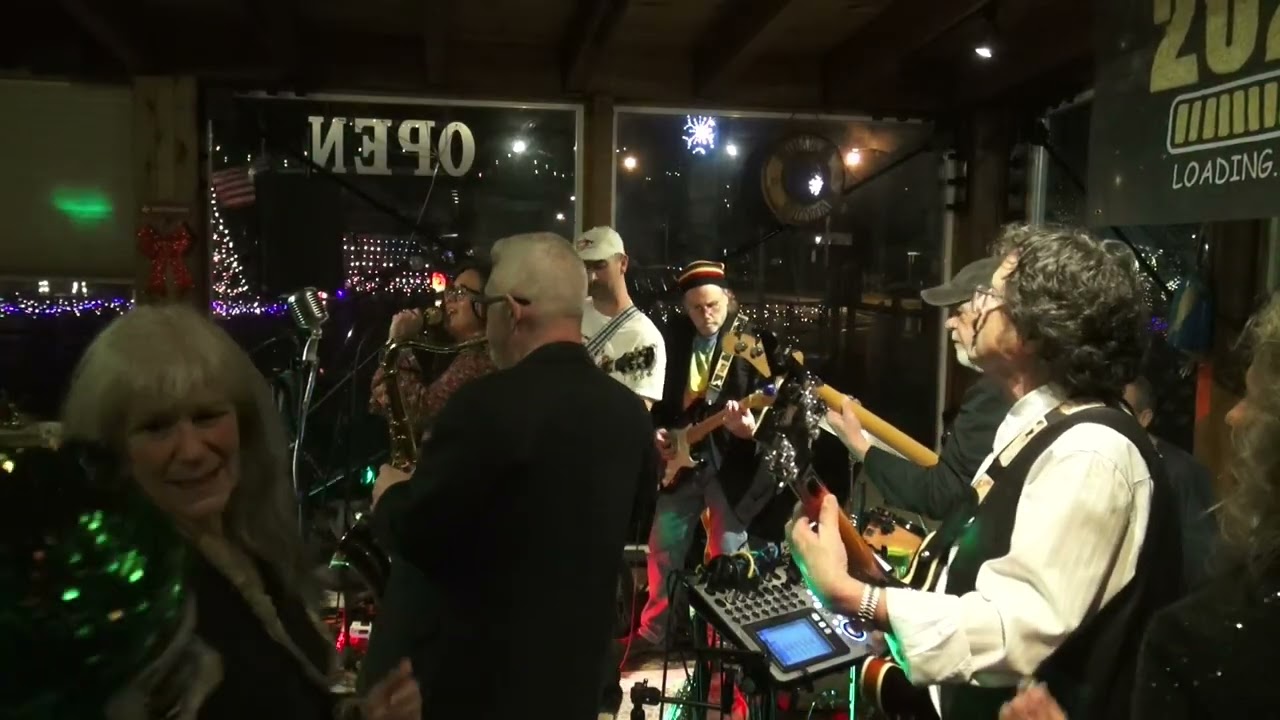 New Years Eve in Florence Oregon. Aude Lang Syne and 25 Or  6 to 4