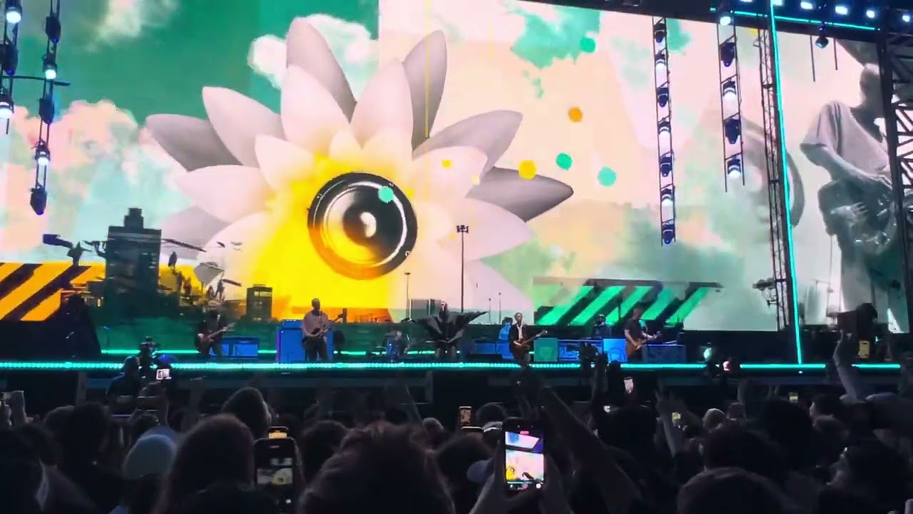 Oasis in Melbourne - Live Forever - 01/11/2025