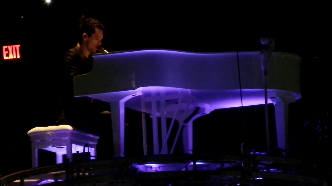 I Can't Make You Love Me/Dying in LA - Panic! At The Disco - Live in Uniondale, NY