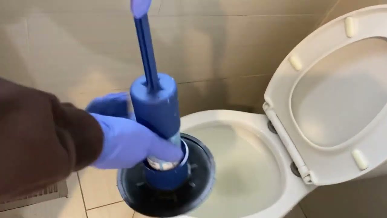 One Second Plumber vs Husky3 ft. Toilet Drain Snake Hand Auger….  Which works best?