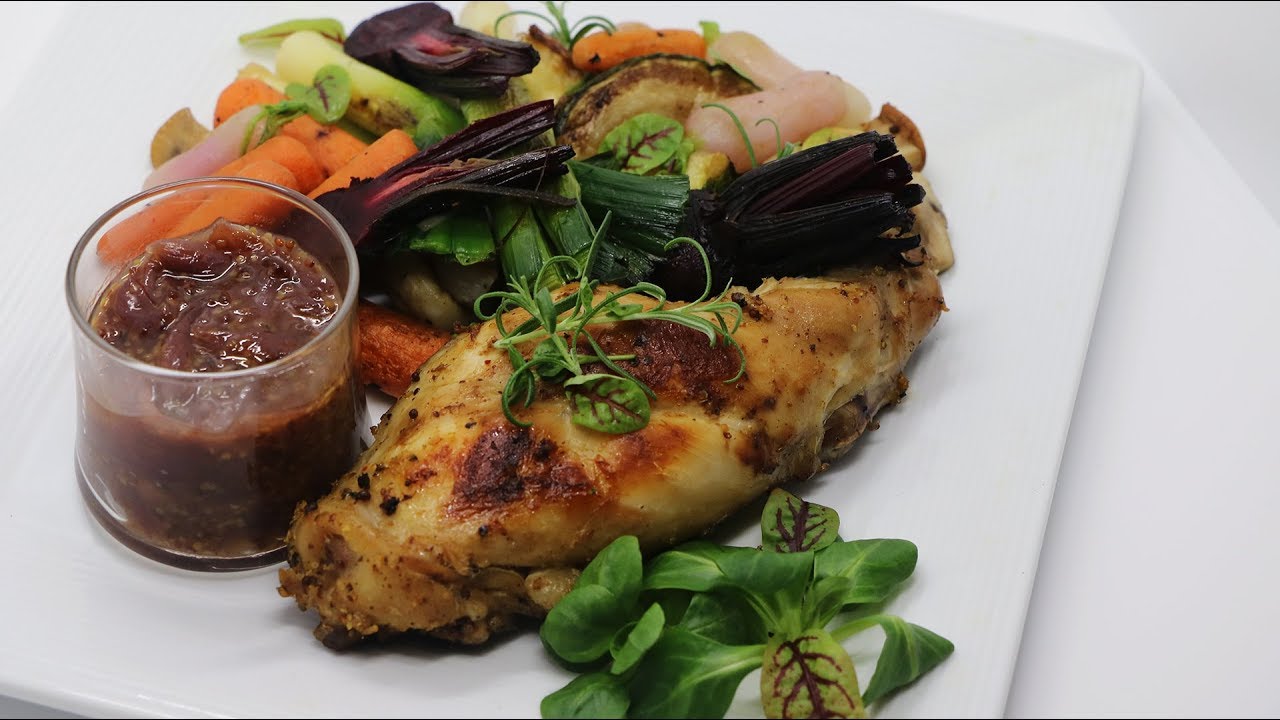 Lapin mariné, grillé, et son confit d'échalotes à la moutarde et au cassis