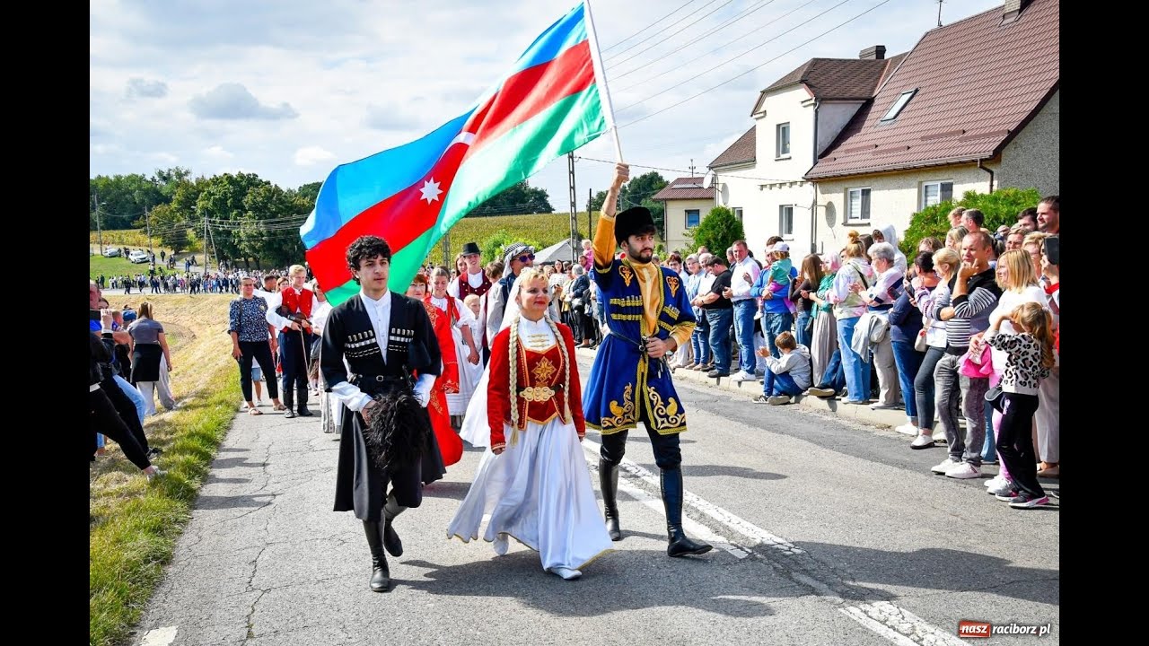 Racibórz Owsiszcze. Imponujący korowód dożynkowym w międzynarodowym towarzystwie