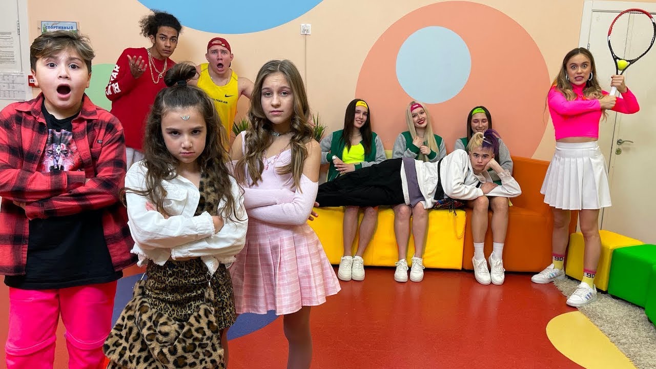 Učitel jógy pomstila tenistkám 😜 AMINA JE V ŠOKU | KiKiDo Campus Czech
