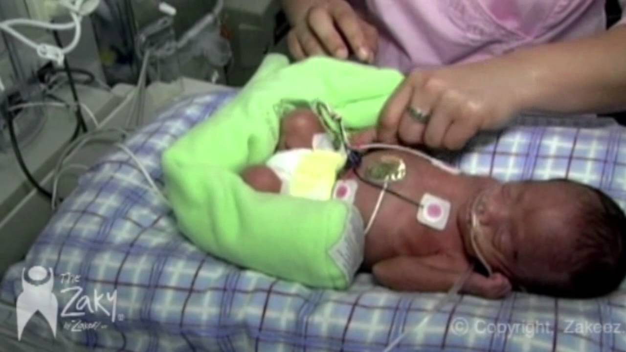 Nurtured by Design's The Zaky - Positioning preemies Nesting