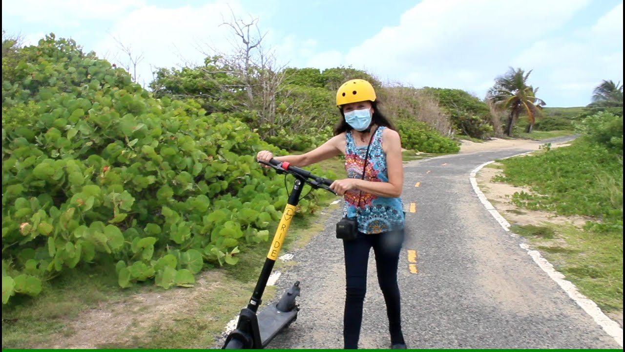 Paseo en bicicleta y scooter en la costa de Isabela, P.R. Viajando con Mr.Marrero.
