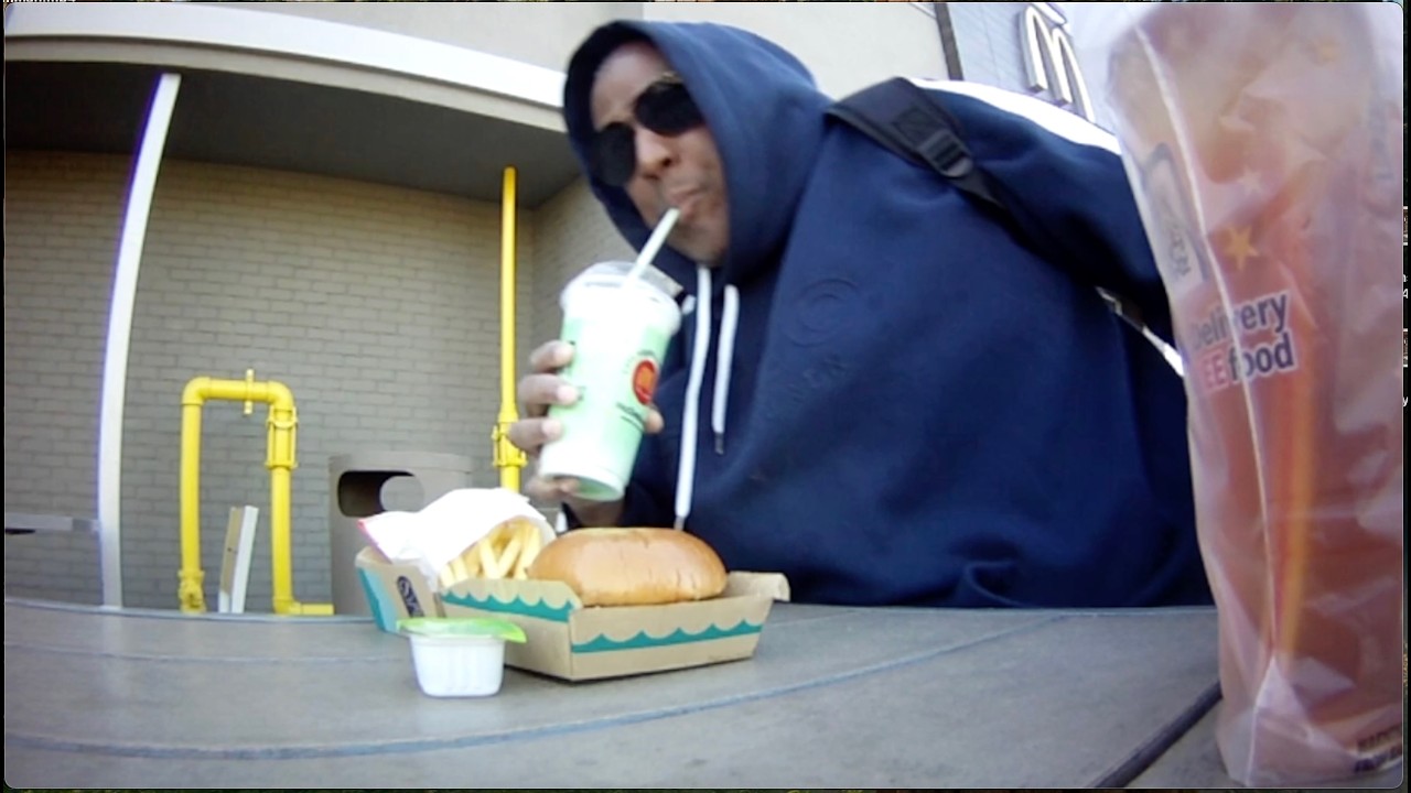 Ещё один сэндвич Filet o Fish. McDonald's, пока действует акция за 7 долларов. Предложение ограни...