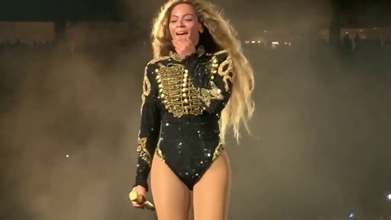 Beyoncé Performing Daddy Lessons Live in Miami (Formation World Tour 2016)