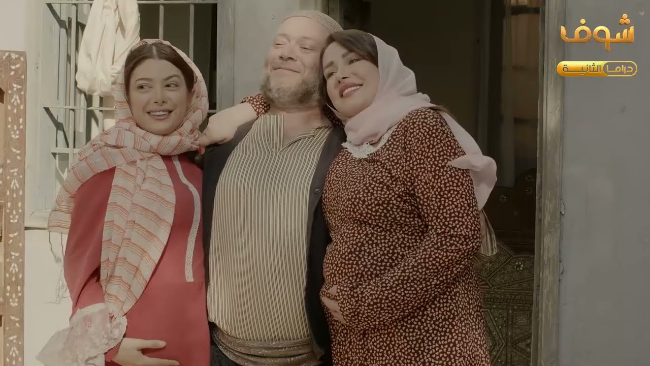 ولادو متزوجين من كذا سنة بس لسا ما جابولو احفاد لهيك قرر يعرف من مين العطل وعطاهن مهلة!