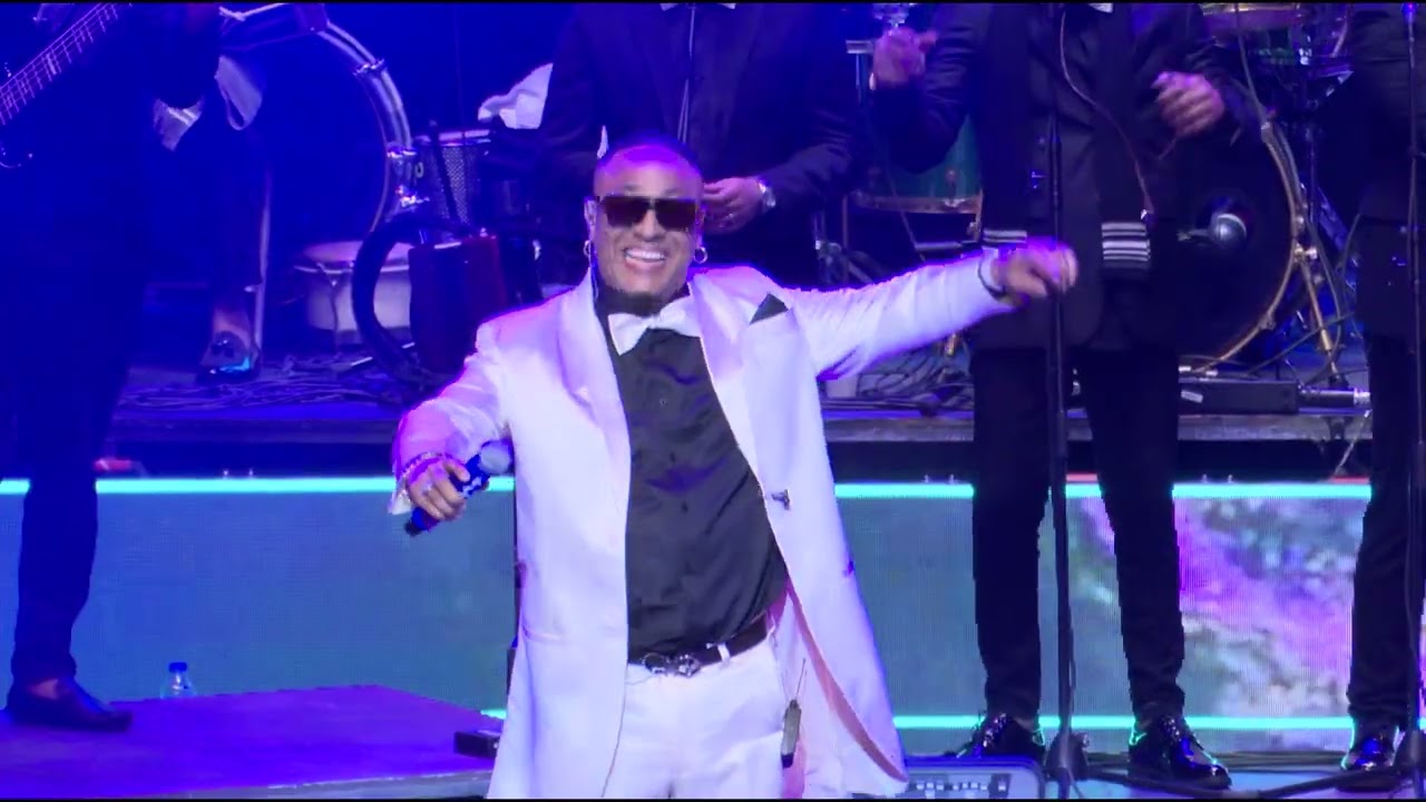 KRISSPY EN GRANDE DESDE EL GRAN TEATRO DEL CIBAO (COMPLETO)