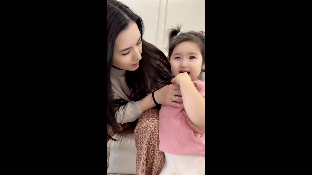 中俄混血｜莉娜委屈地向妈妈告状，爸爸打她！